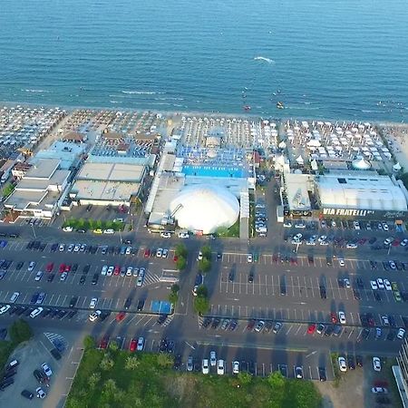 Appartement Aqua Vista Fratelli - Vedere Top La Mare Si Lac - Summerland à Mamaia Extérieur photo